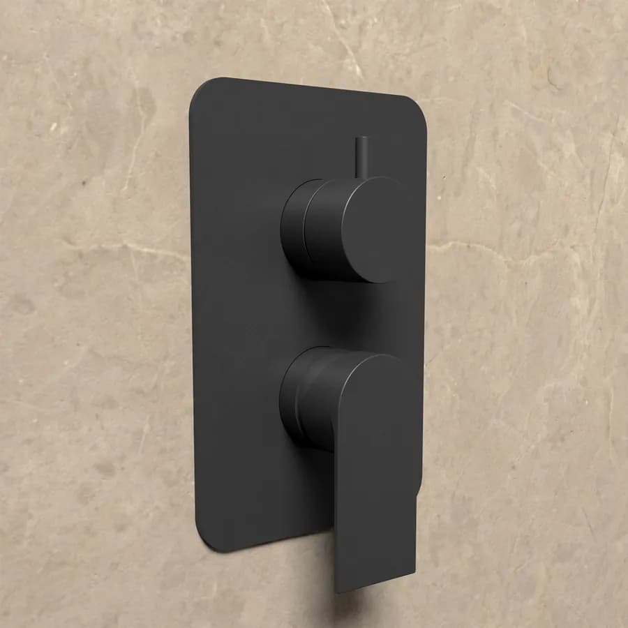 Set incasso doccia con deviatore con braccio doccia 35 cm e soffione 20x20 cm nero – Iota