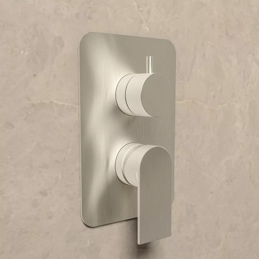 Set incasso doccia con deviatore con braccio doccia 35 cm e soffione 25x25 cm spazzolato – Iota