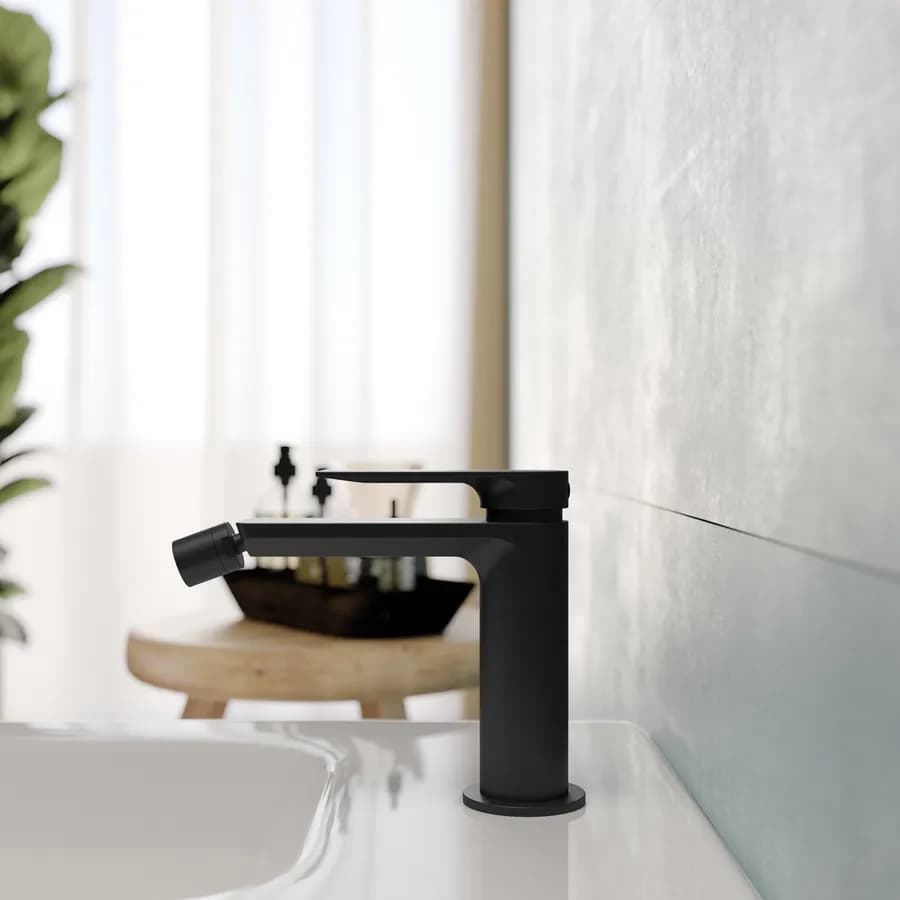 Set miscelatore lavabo a muro canna 25 e bidet nero – Iota