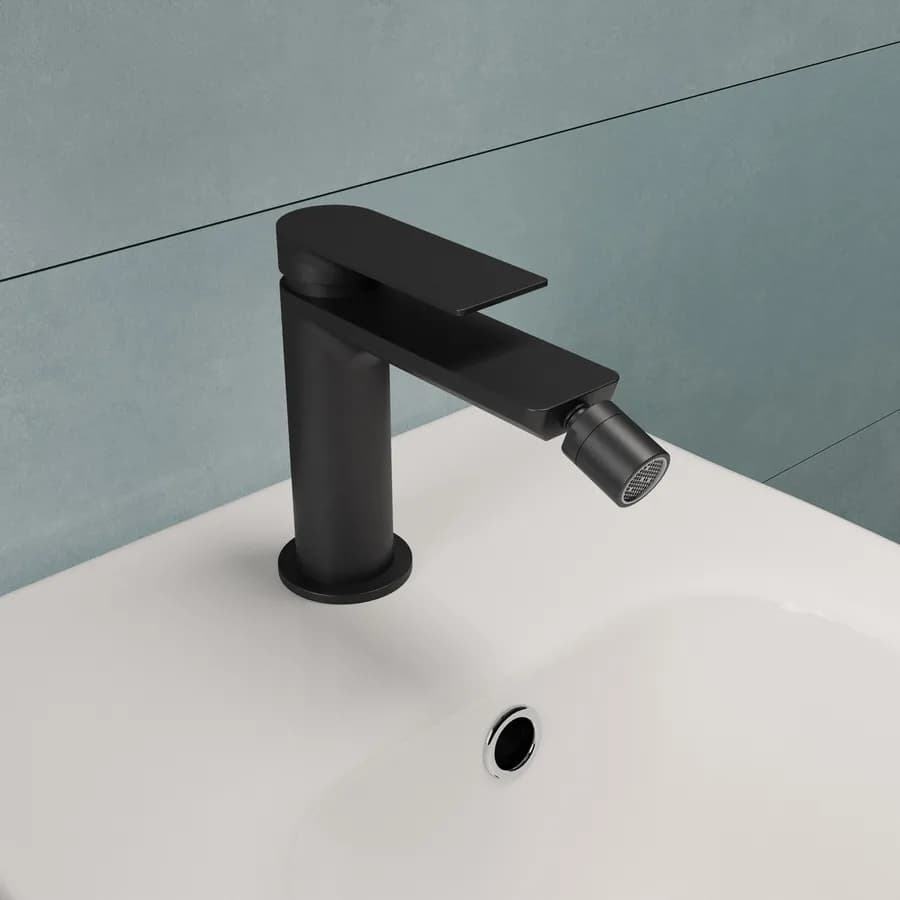 Set miscelatore lavabo a muro canna 25 e bidet nero – Iota