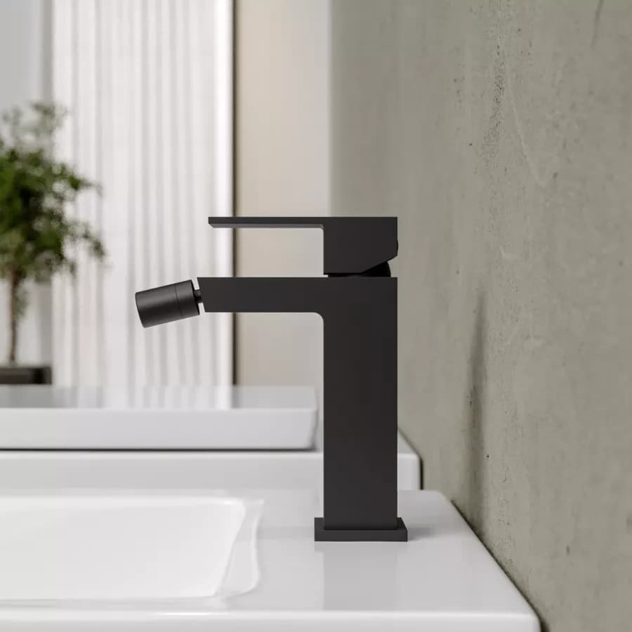 Set miscelatore lavabo e bidet con incasso doccia nero – Kyria