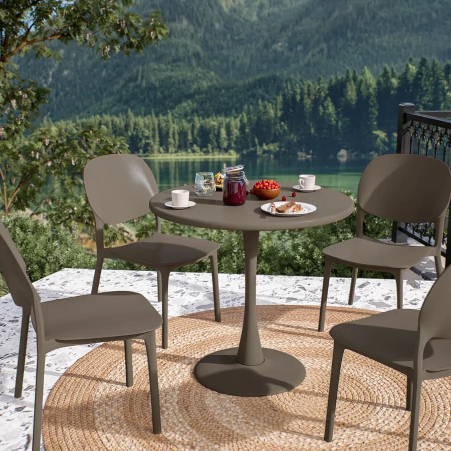 Set pranzo con tavolo rotondo 80 cm e 4 sedie impilabili in polipropilene cacao - Tulipano