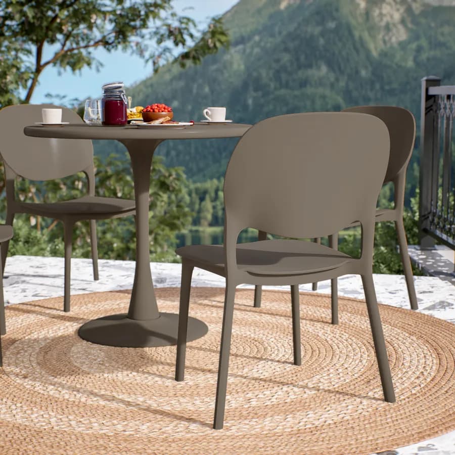 Set pranzo con tavolo rotondo 80 cm e 4 sedie impilabili in polipropilene cacao - Tulipano