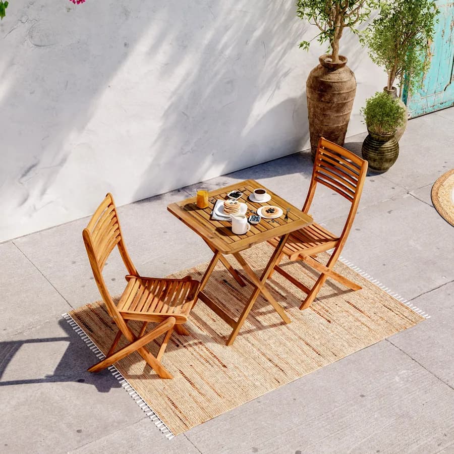 Set bistrot con tavolo 60x60 cm e 2 sedie pieghevoli in legno di acacia - Paja