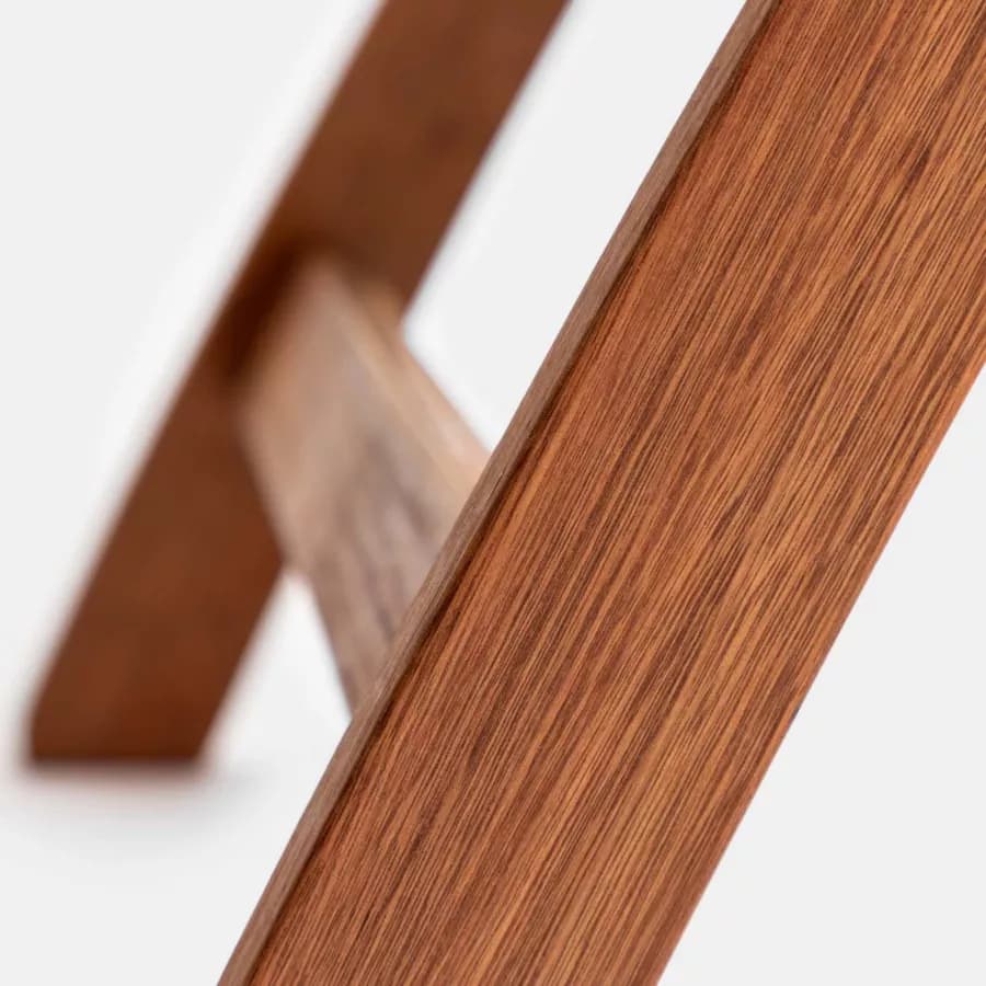 Set bistrot con tavolo 60x60 cm e 2 sedie con braccioli regolabili in legno di acacia - Paja