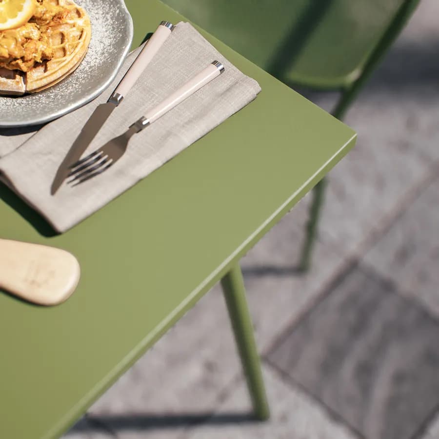 Set bistrot tavolo 70x70 e 2 sedie con braccioli in acciaio verde oliva - Faber