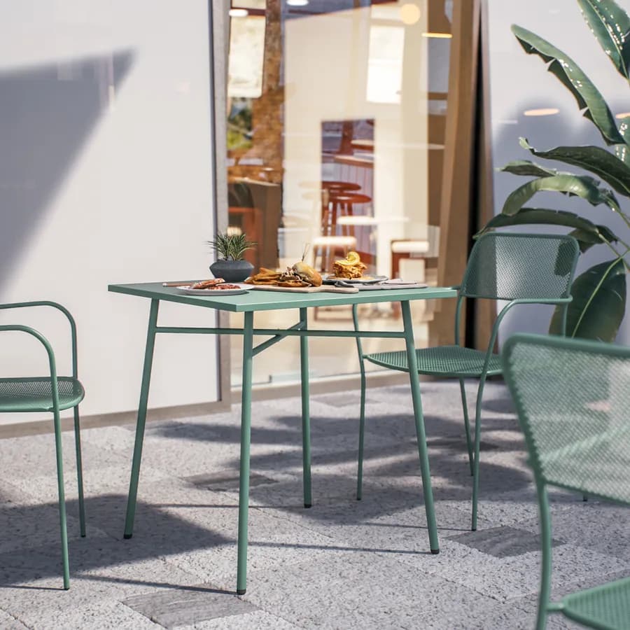 Set bistrot tavolo 70x70 e 2 sedie con braccioli in acciaio verde marino - Faber