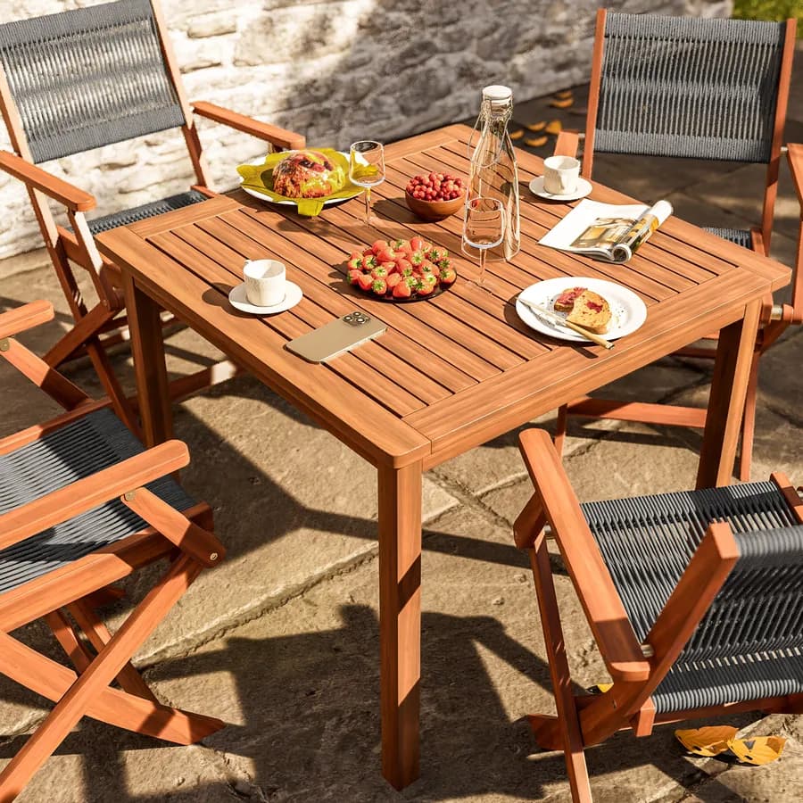 Set pranzo tavolo 80x80 cm e 4 sedie pieghevoli con braccioli in legno di acacia e corda grigia - Yadira