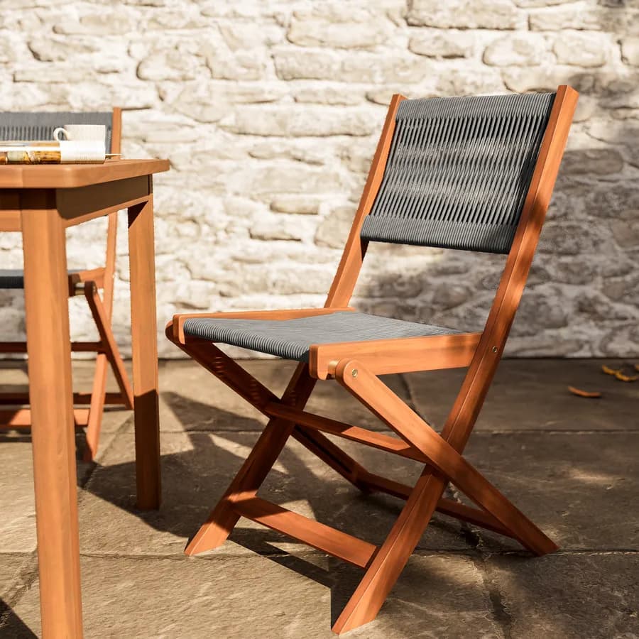 Set pranzo tavolo 80x80 cm e 4 sedie pieghevoli in legno di acacia e corda grigia - Yadira
