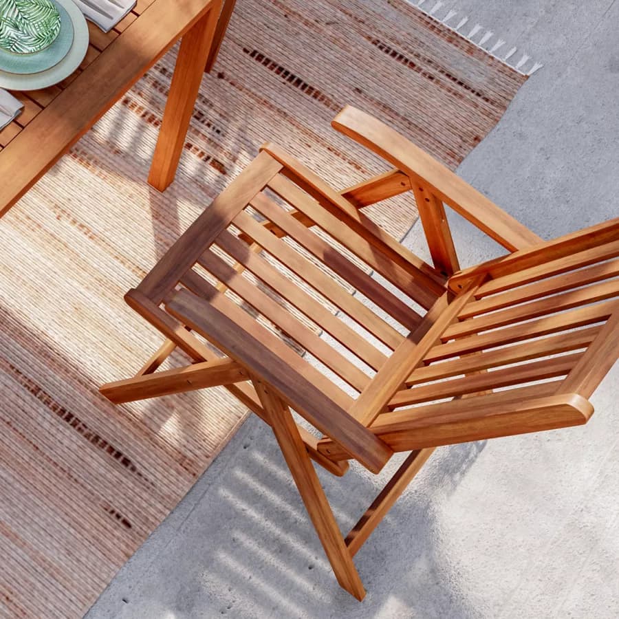 Set pranzo tavolo 80x80 cm e 4 sedie con braccioli regolabili in legno di acacia - Paja