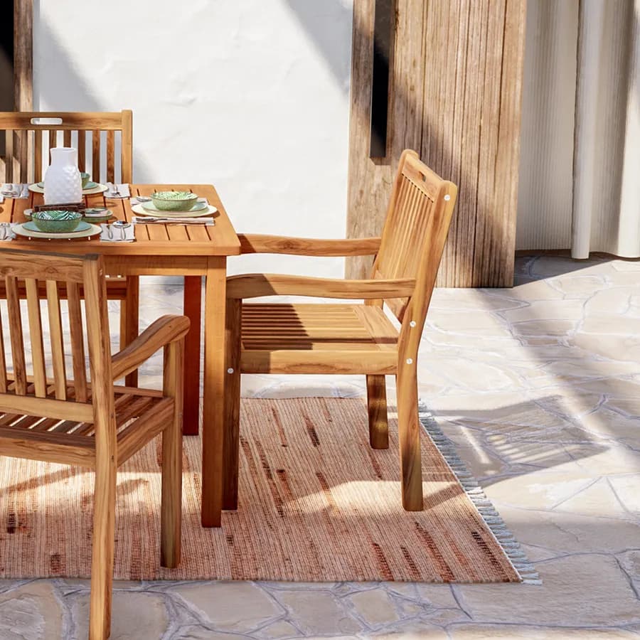 Set pranzo tavolo 90x90 cm e 4 sedie con braccioli in legno di acacia – Paja