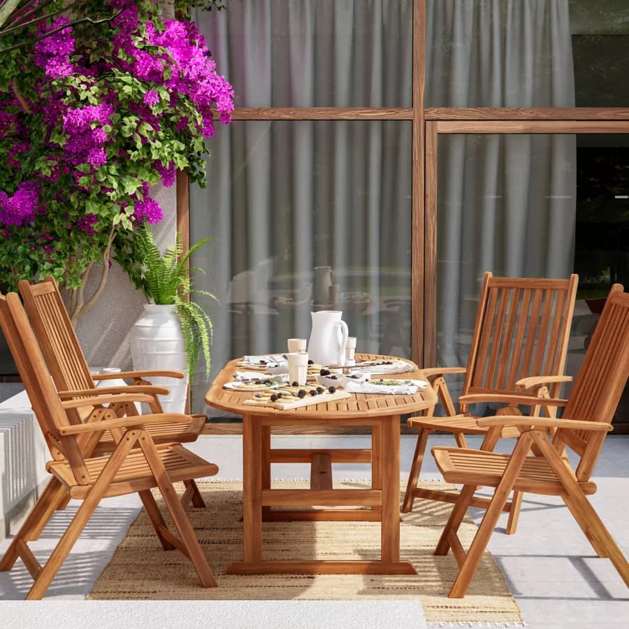 Set pranzo con tavolo allungabile 150/200x100 cm e 4 sedie con braccioli regolabili in legno di acacia - Paja