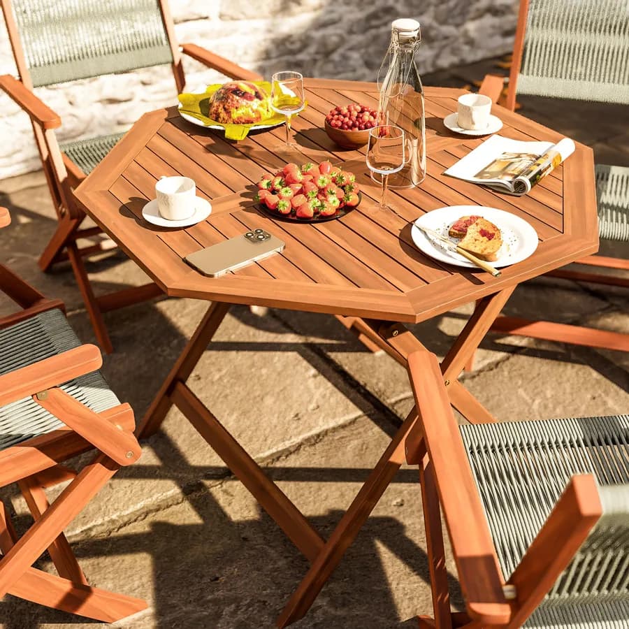 Set pranzo tavolo pieghevole rotondo 100 cm e 4 sedie pieghevoli con braccioli in legno di acacia e corda tortora - Yadira