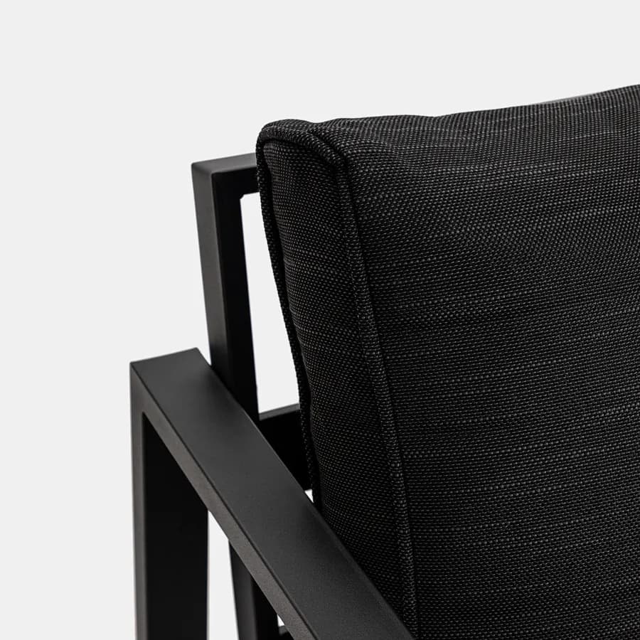 Set relax con divano due poltrone e tavolino in acciaio e cuscini nero - Evelyn