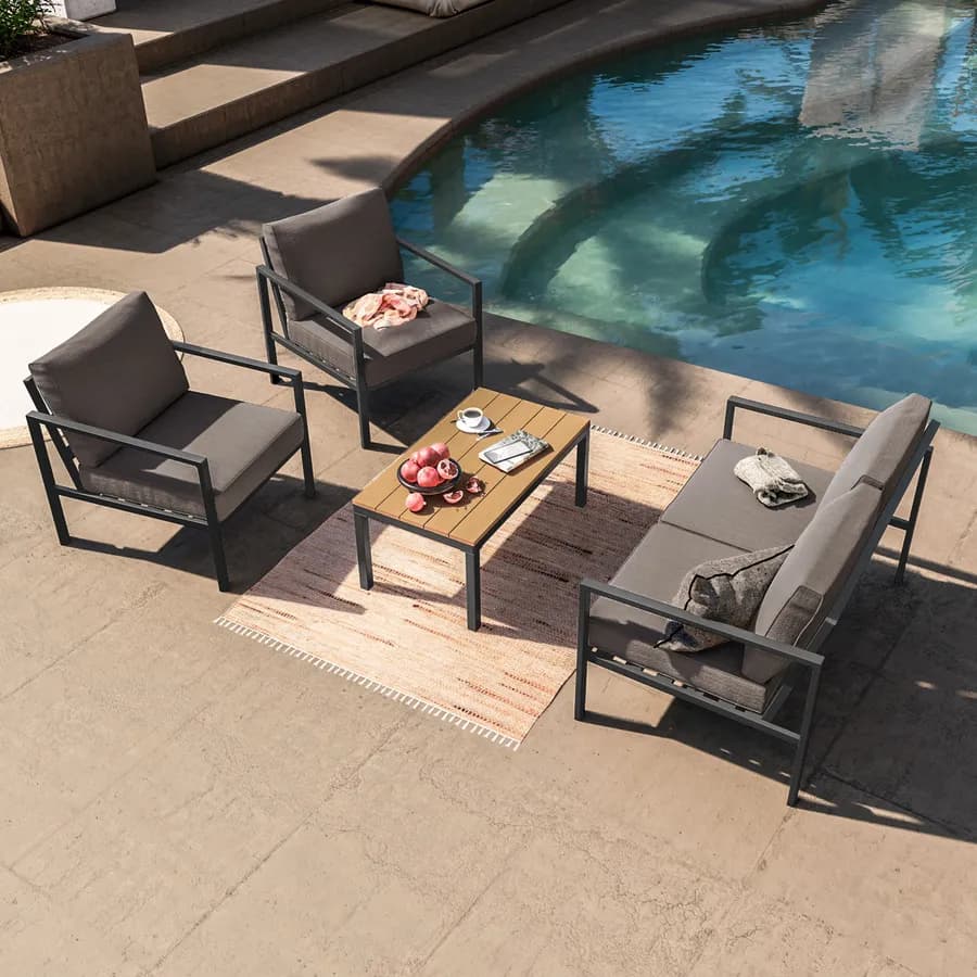 Set relax con divano due poltrone e tavolino in acciaio nero con cuscini grigi - Evelyn