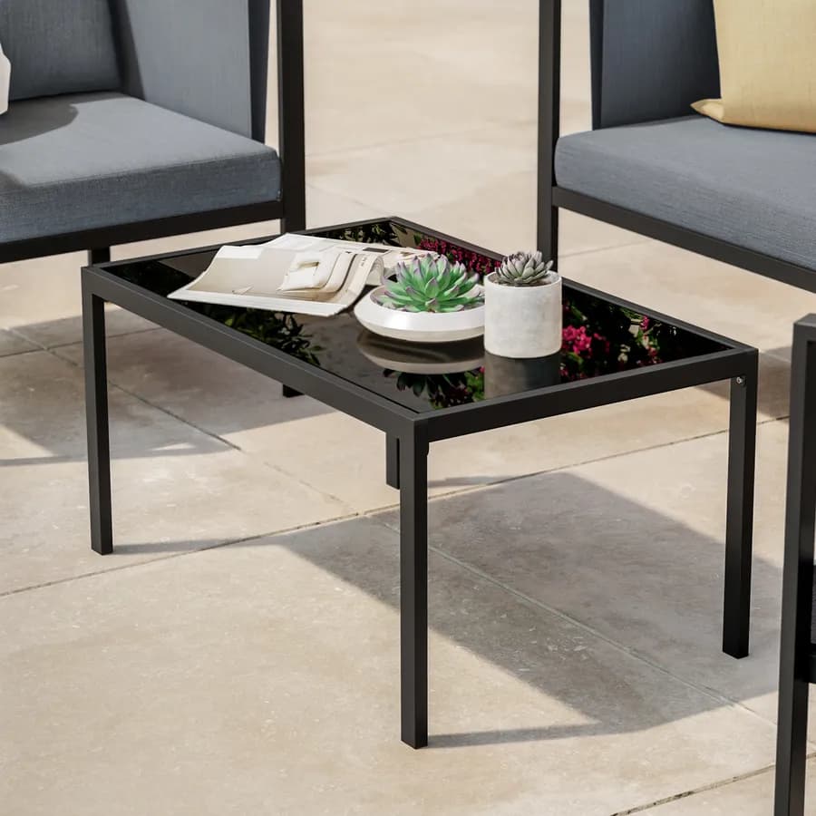 Set relax divano 2 poltrone e tavolino in acciaio nero con cuscini grigio scuro - Tirrena