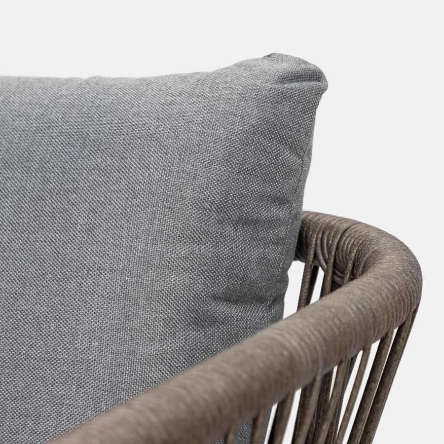 Set relax divano pouf e 2 tavolini in acciaio e polyrattan grigio - Klaus