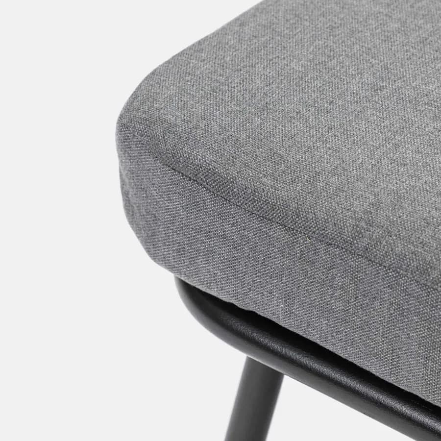 Set relax divano pouf e 2 tavolini in acciaio e polyrattan grigio - Klaus