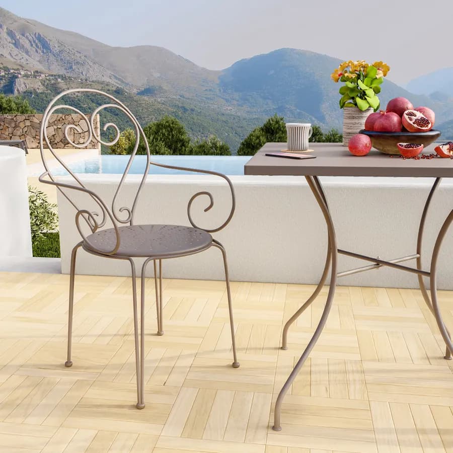 Set bistrot tavolo 70x70 cm e 2 sedie con braccioli in metallo tortora - Loren