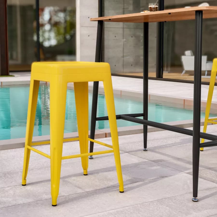 Sgabello da giardino impilabile stile industrial in metallo giallo - Farley