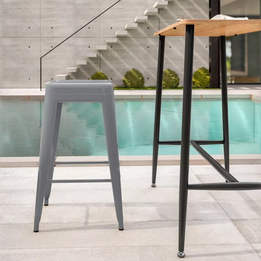 Sgabello da giardino impilabile stile industrial in metallo grigio - Farley