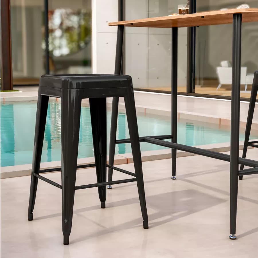 Sgabello da giardino impilabile stile industrial in metallo nero - Farley