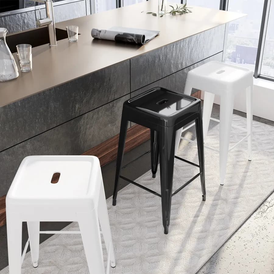 Sgabello impilabile stile industrial in metallo bianco - Farley