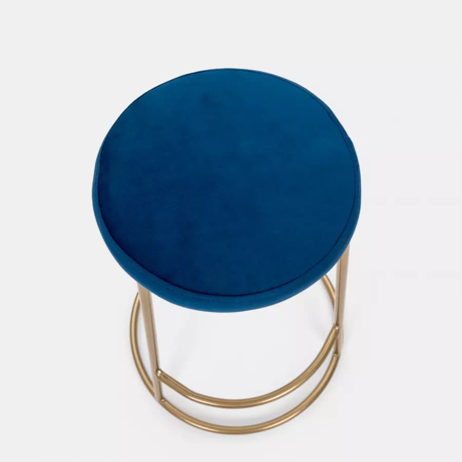 Sgabello in velluto blu con struttura tonda in metallo oro - Klent