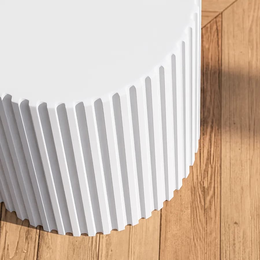 Sgabello rotondo 39 cm impilabile in polipropilene effetto cannettato bianco - Xilo
