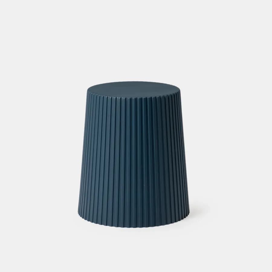 Sgabello rotondo 39 cm impilabile in polipropilene effetto cannettato blu - Xilo