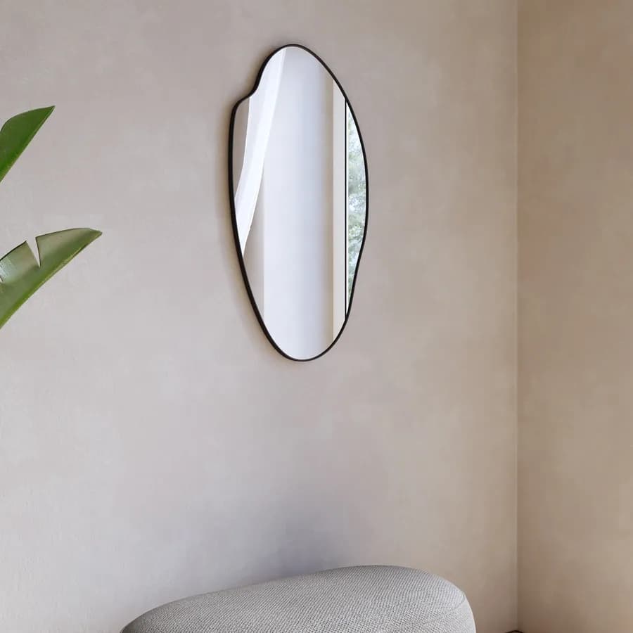Specchio da parete 47x90h cm in metallo nero con cornice - Peregrin