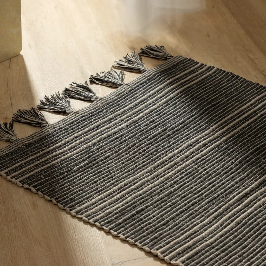 Tappeto 140x70 cm in cotone grigio a righe