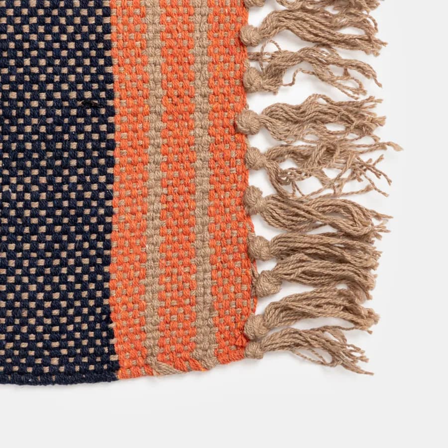 Tappeto 200x30 cm in cotone blu scuro e arancione con frange