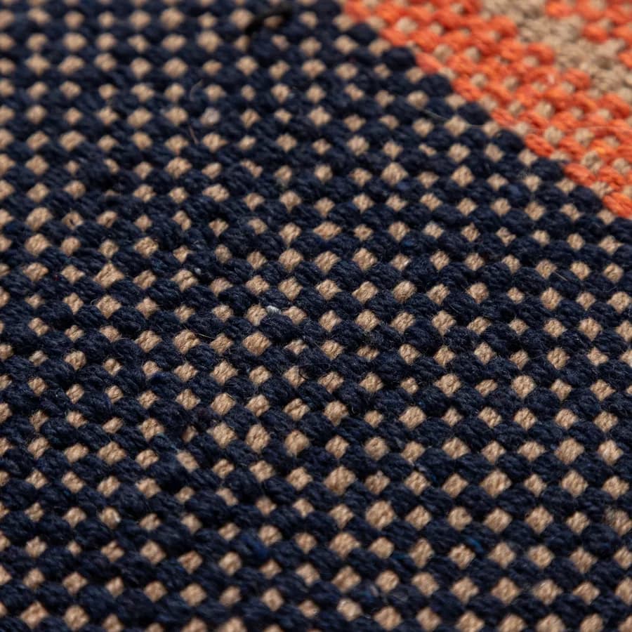 Tappeto 60x90 cm in cotone blu scuro e arancione con frange