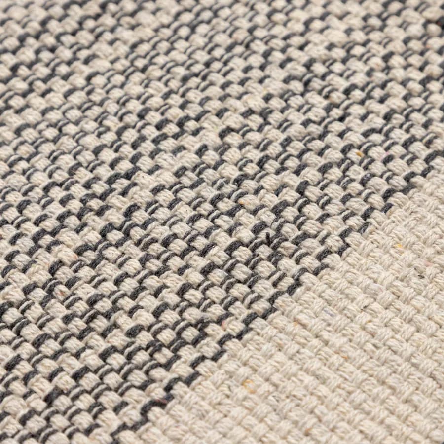 Tappeto 60x90 cm in cotone melange naturale e nero con frange