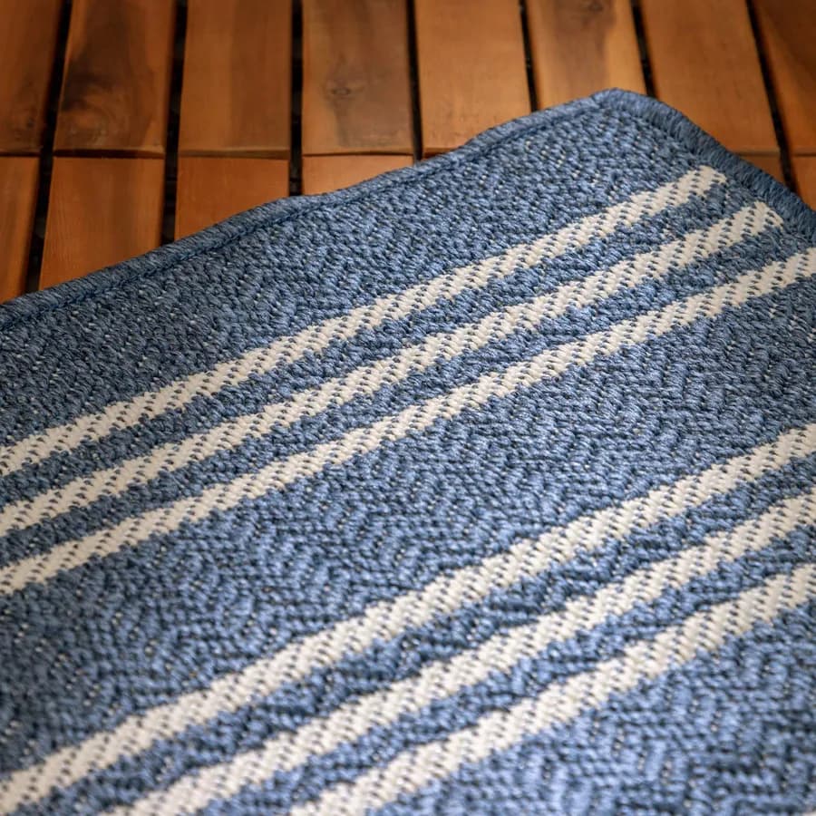 Tappeto da esterno 230x160 cm con fantasia blu e bianca