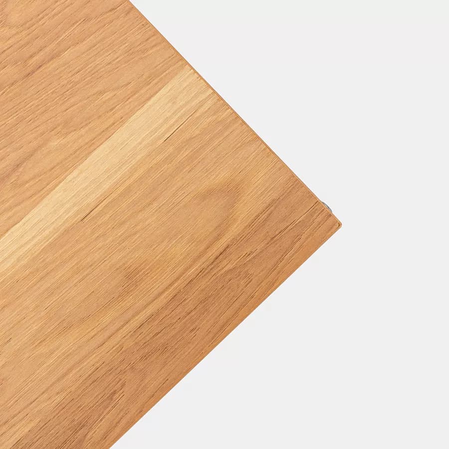 Tavolino 40x40 cm con piano effetto rovere e struttura in metallo bianco - Caio