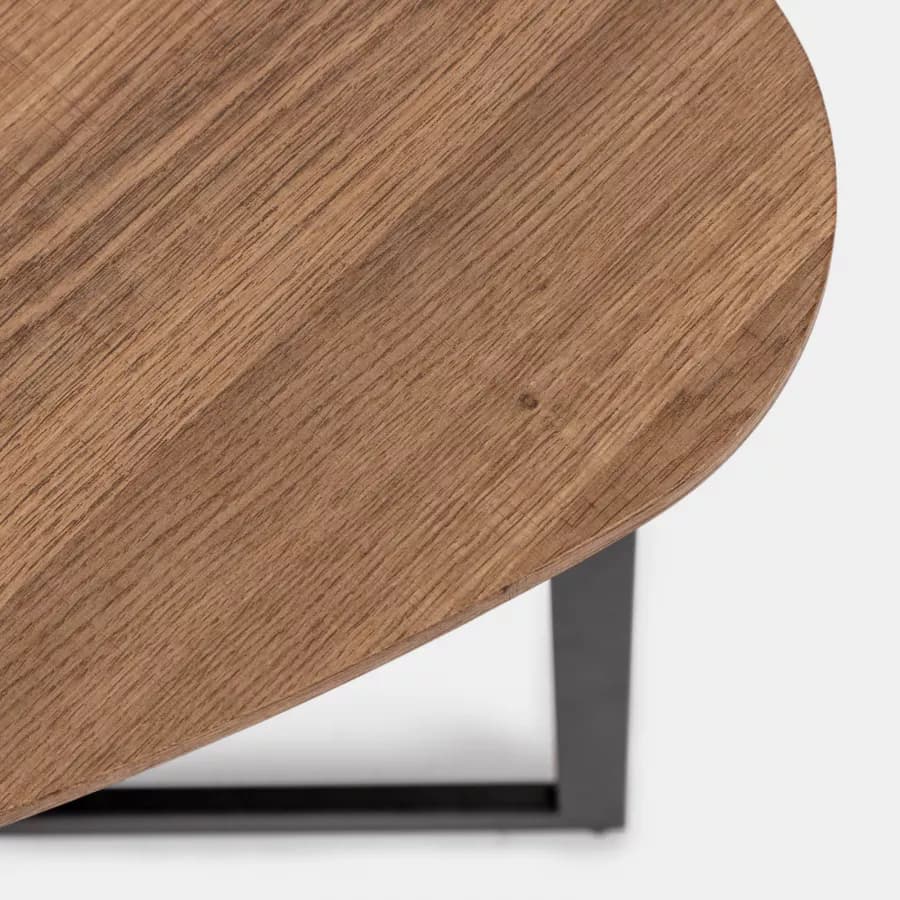Tavolino triangolare 60x48h cm top in legno color castagno e gambe nere - Pebble