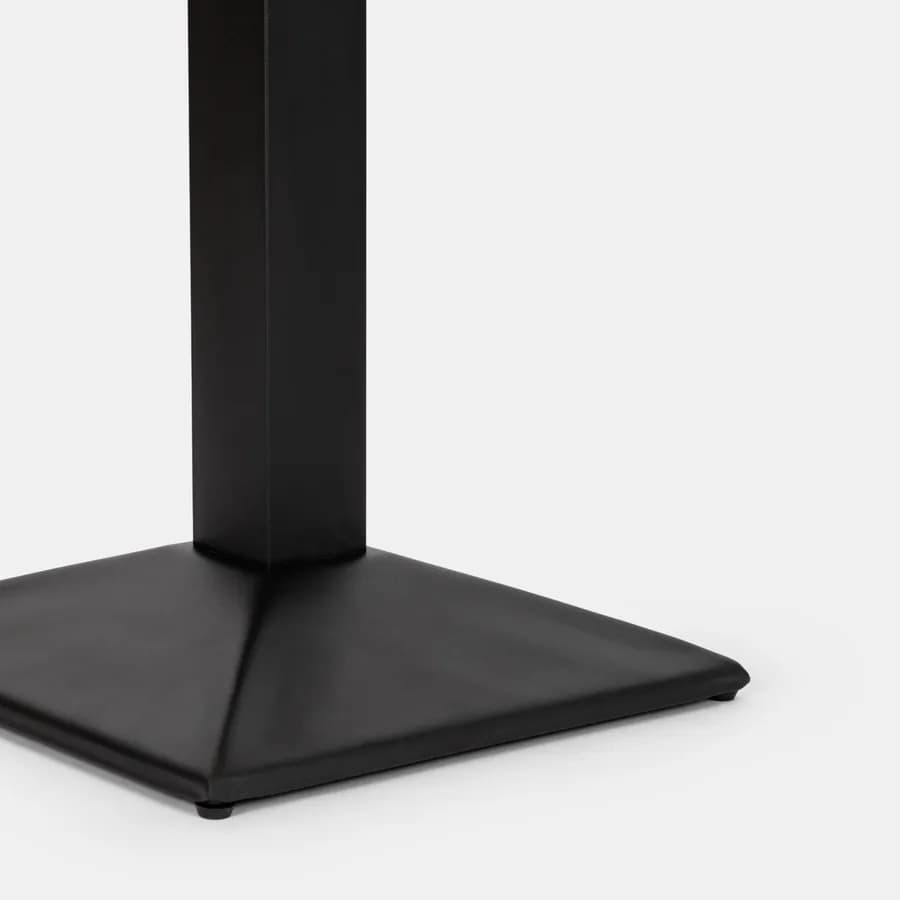 Tavolo da pranzo 60x60 cm con top effetto rovere e base in metallo nero - Caio