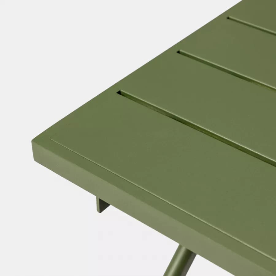 Tavolino da caffè con piano a doghe 44x43 cm in alluminio verde foresta - Jonit