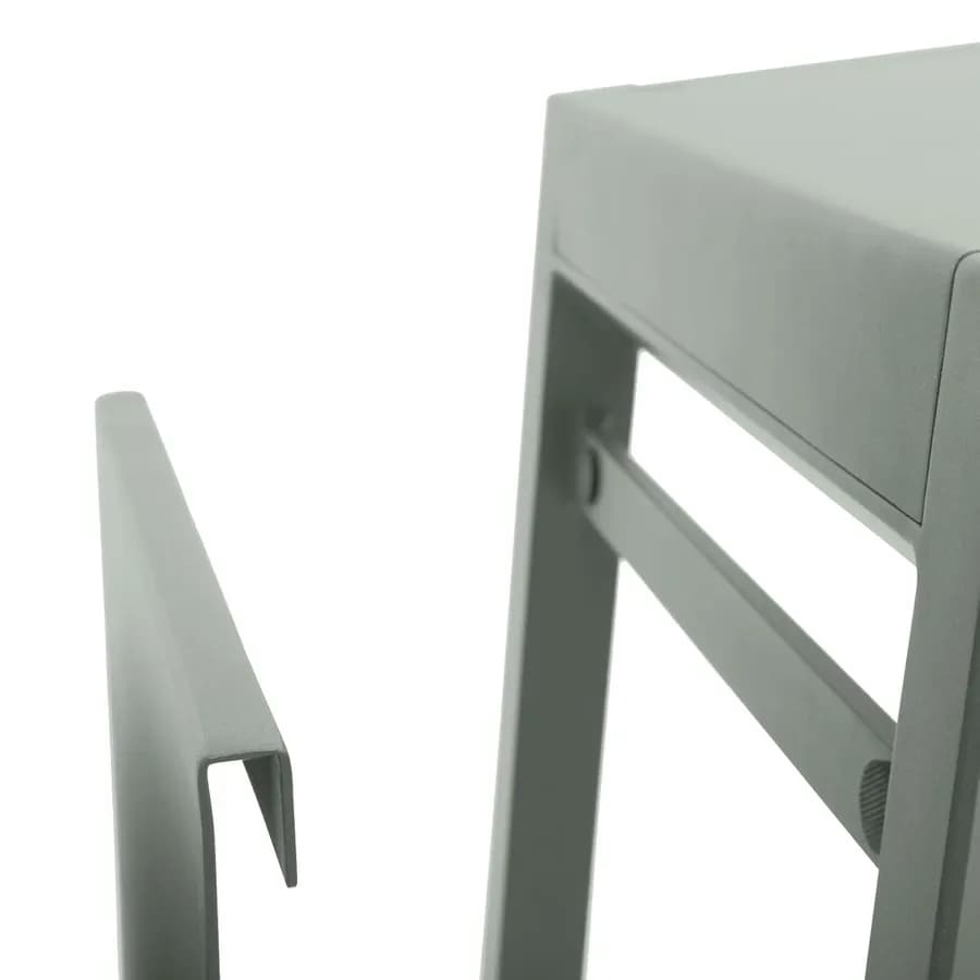Tavolino da esterno 44x44 cm in alluminio verde alloro con portariviste - Coza