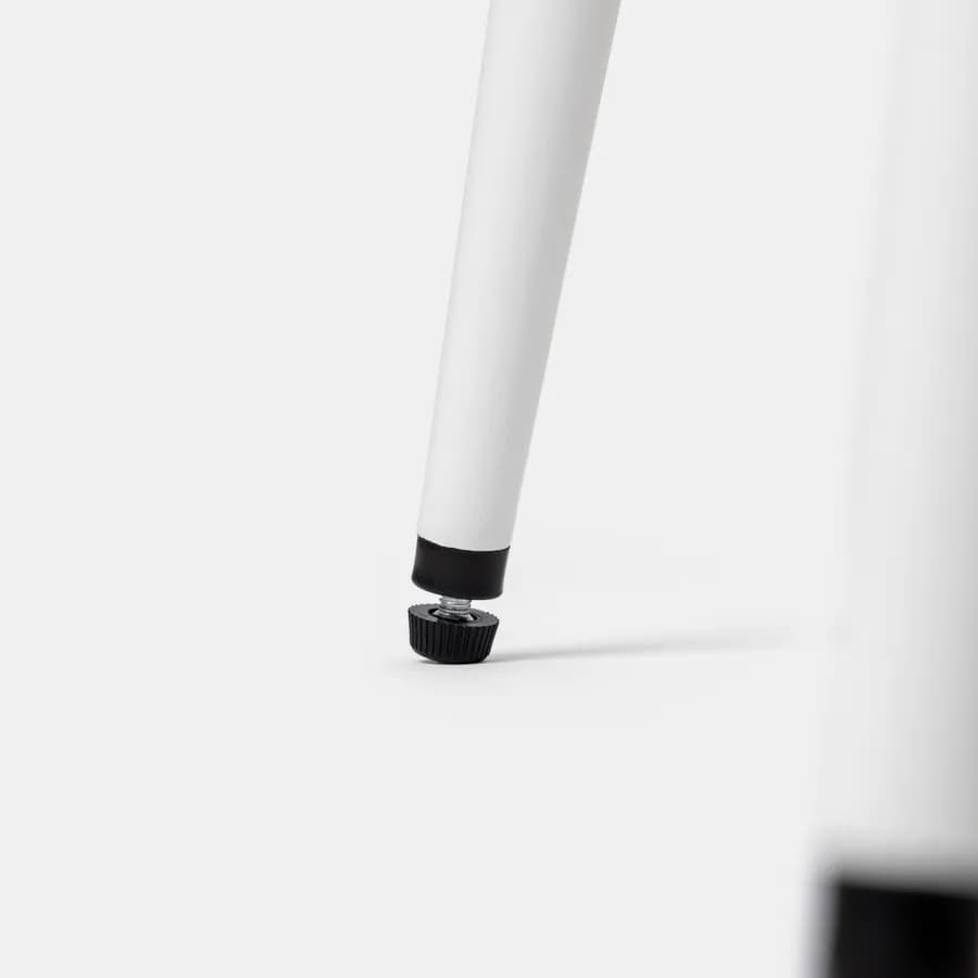 Tavolino rotondo 50 cm con top in polipropilene e gambe in metallo bianco - Frisby