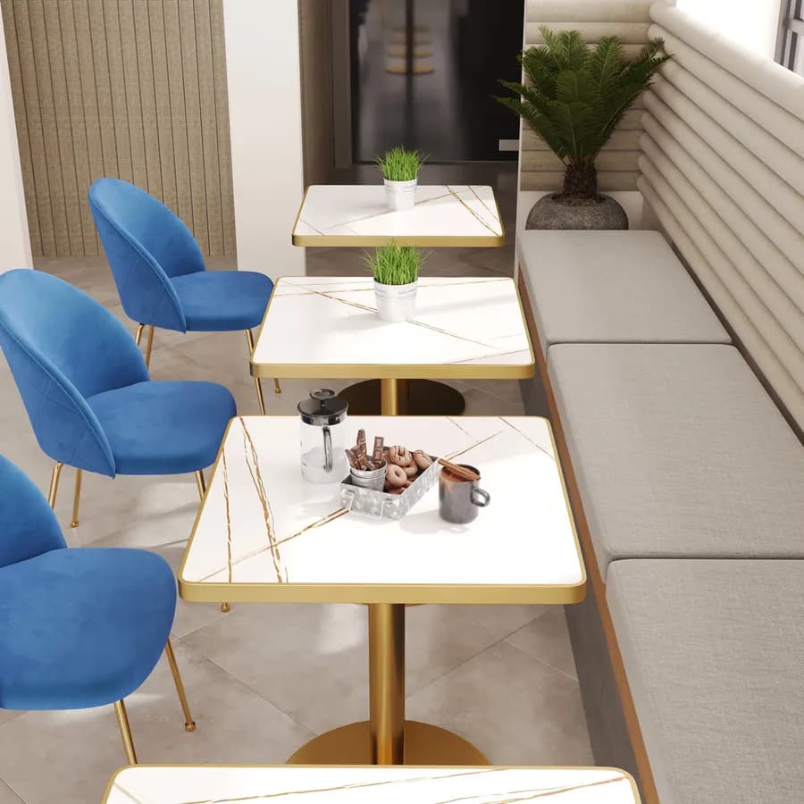 Tavolo 70x70 cm top in pietra siterizzata bianco effetto marmo e base oro in acciaio spazzolato - Caio Deluxe