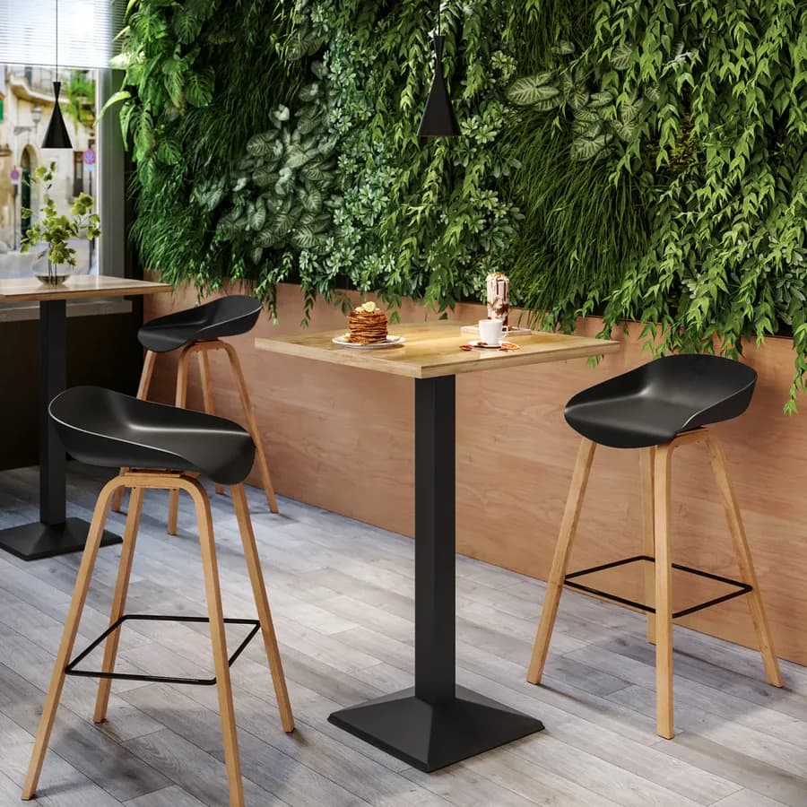 Tavolo alto 70x70 cm con piano rovere e struttura in metallo nero - Caio