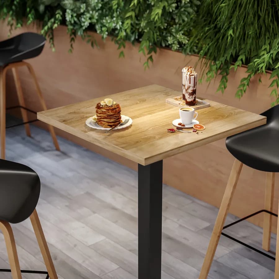 Tavolo alto 70x70 cm con piano rovere e struttura in metallo nero - Caio