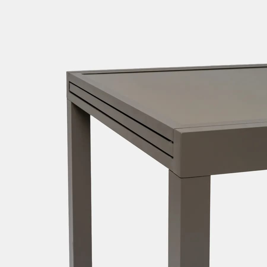 Tavolo da esterno allungabile 135/270x90 cm in alluminio tortora con top in vetro - Carioca