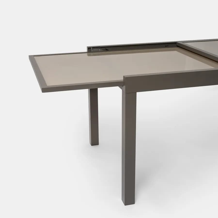 Tavolo da esterno allungabile 135/270x90 cm in alluminio tortora con top in vetro - Carioca