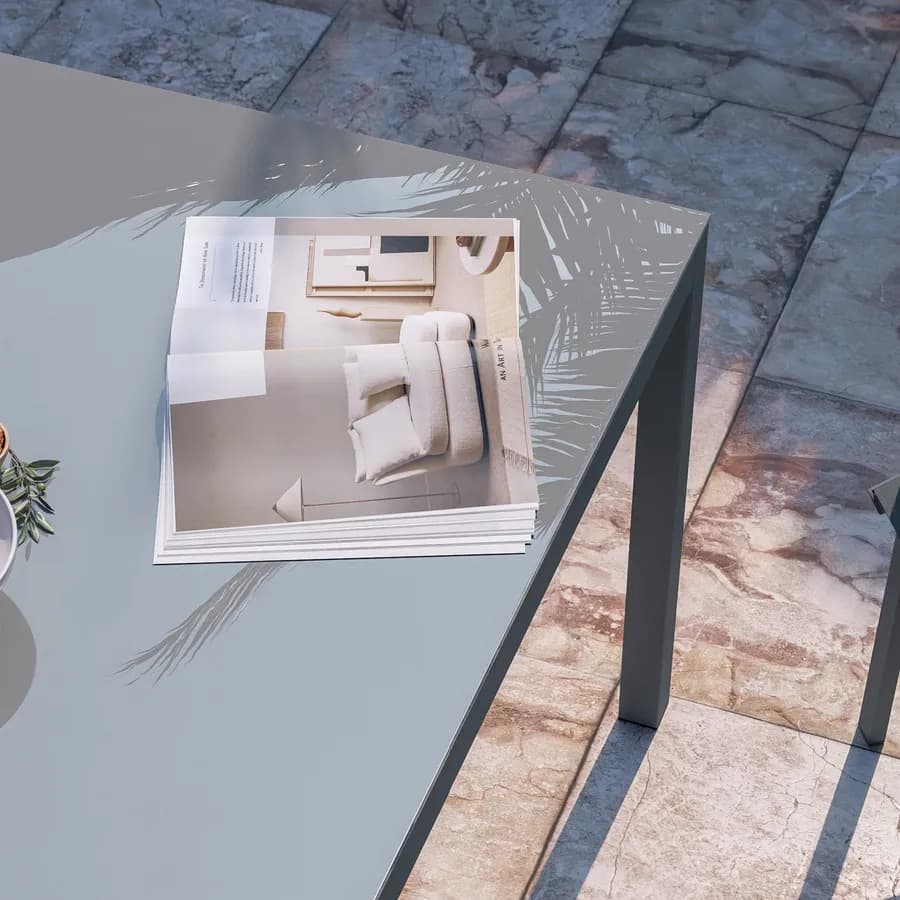 Tavolo da giardino 150x90 cm con top vetro temperato e acciaio grigio - Tamika
