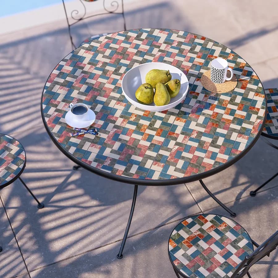 Tavolo da giardino rotondo 110 cm in metallo nero con mosaico patchwork in ceramica - Otranto