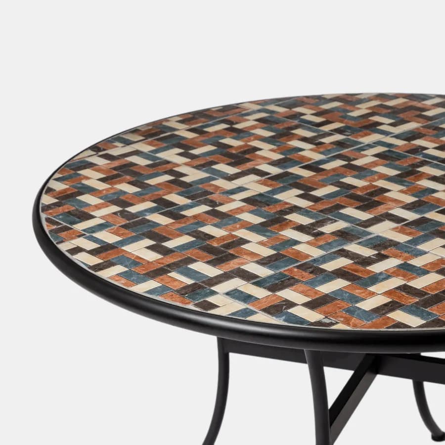 Tavolo da giardino rotondo 110 cm in metallo nero con mosaico patchwork in ceramica - Otranto